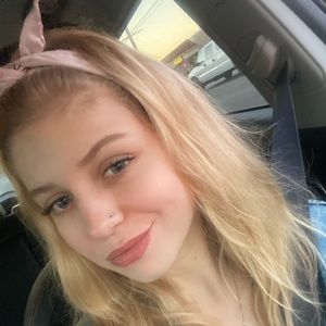 Meet your Posher, Lily